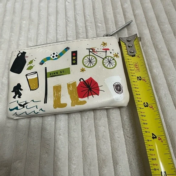 Starbucks Seattle,Wa branded coin purse w/zipper. Cute - it holds cards and key. - Picture 6 of 6